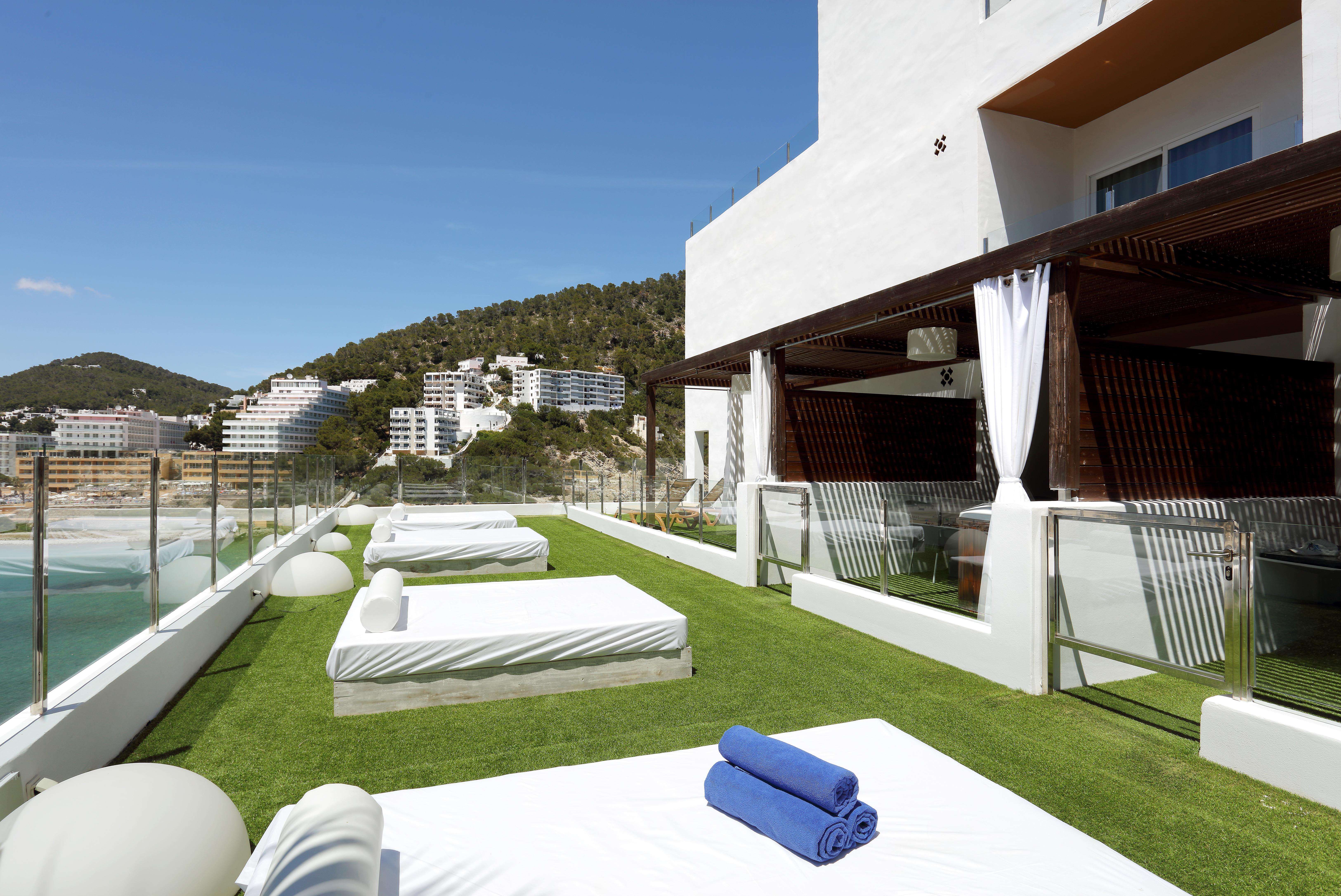 Palladium Hotel Cala Llonga - Adults Only Esterno foto